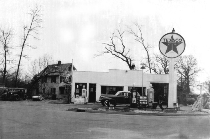 Texaco Gas Station - Mastic Beach